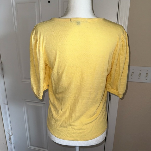 Adrienne Vittadini Yellow Blouse Button Top size Small - Picture 3 of 5